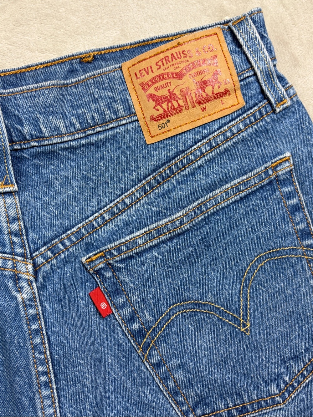 Levi’s Women’s 501 High Rise Cotton Blend Button Fly Blue Jean Denim Shorts 29 - Picture 4 of 16
